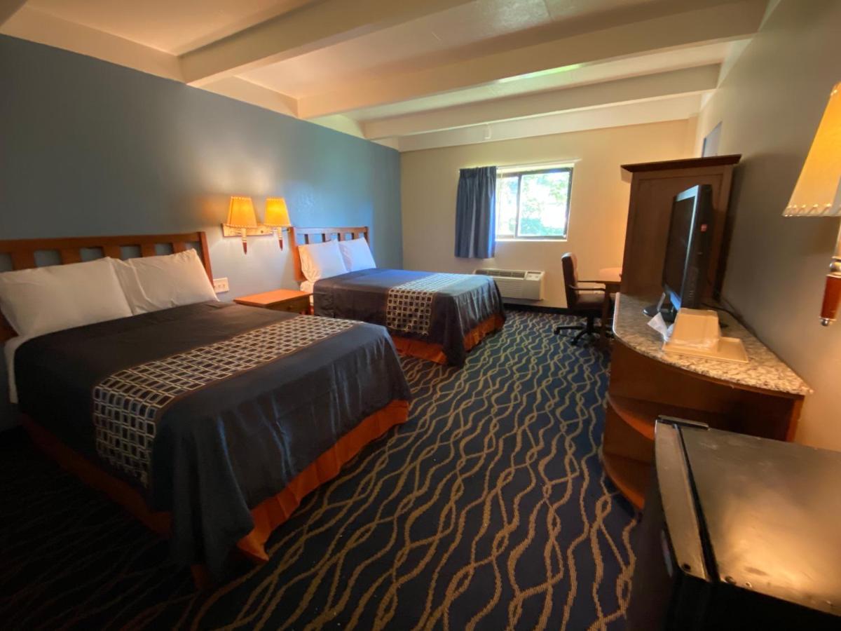 Economy Inn North Randall Экстерьер фото